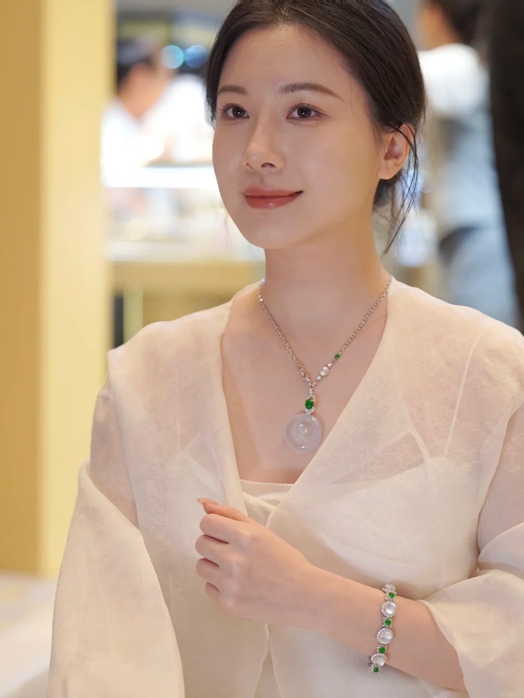 Vibe gi&agrave;u sang v&agrave; tự chủ của phụ nữ: B&iacute; quyết kh&ocirc;ng nằm ở nhan sắc - Ảnh 3.