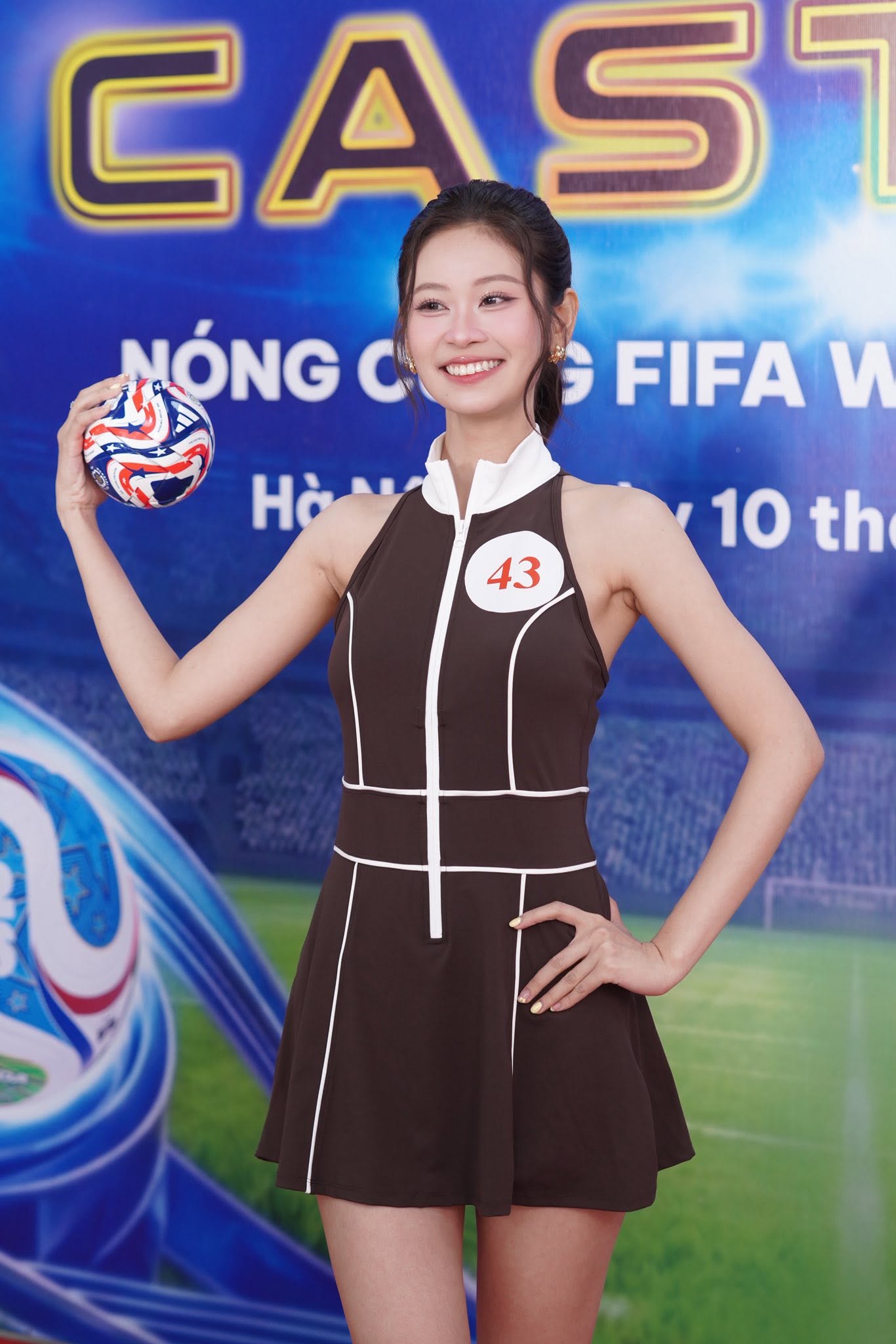 D&agrave;n người đẹp N&oacute;ng c&ugrave;ng FIFA World Cup 2026: Xinh đẹp hơn cả h&igrave;nh ảnh tr&ecirc;n mạng x&atilde; hội - Ảnh 13.