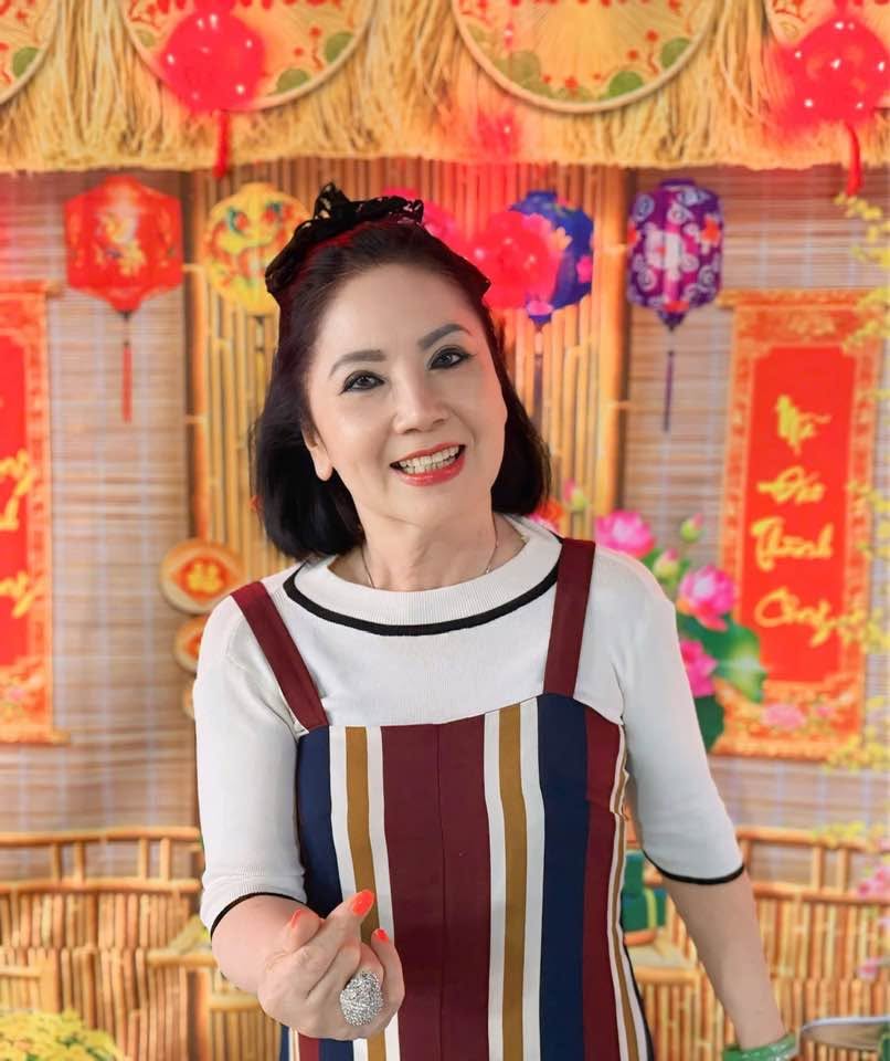 Hoa kh&ocirc;i cải lương 3 lần đ&ograve;: Sống một m&igrave;nh trong căn nh&agrave; 6 tầng gi&aacute; 20 tỷ, thu nhập 100 triệu/th&aacute;ng - Ảnh 4.