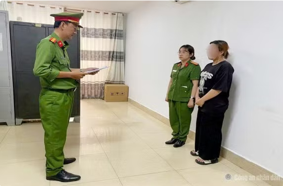 Mẹ trẻ t&aacute;t con ruột tử vong v&agrave; những b&agrave;i học đau l&ograve;ng về bạo h&agrave;nh trẻ em - Ảnh 1.