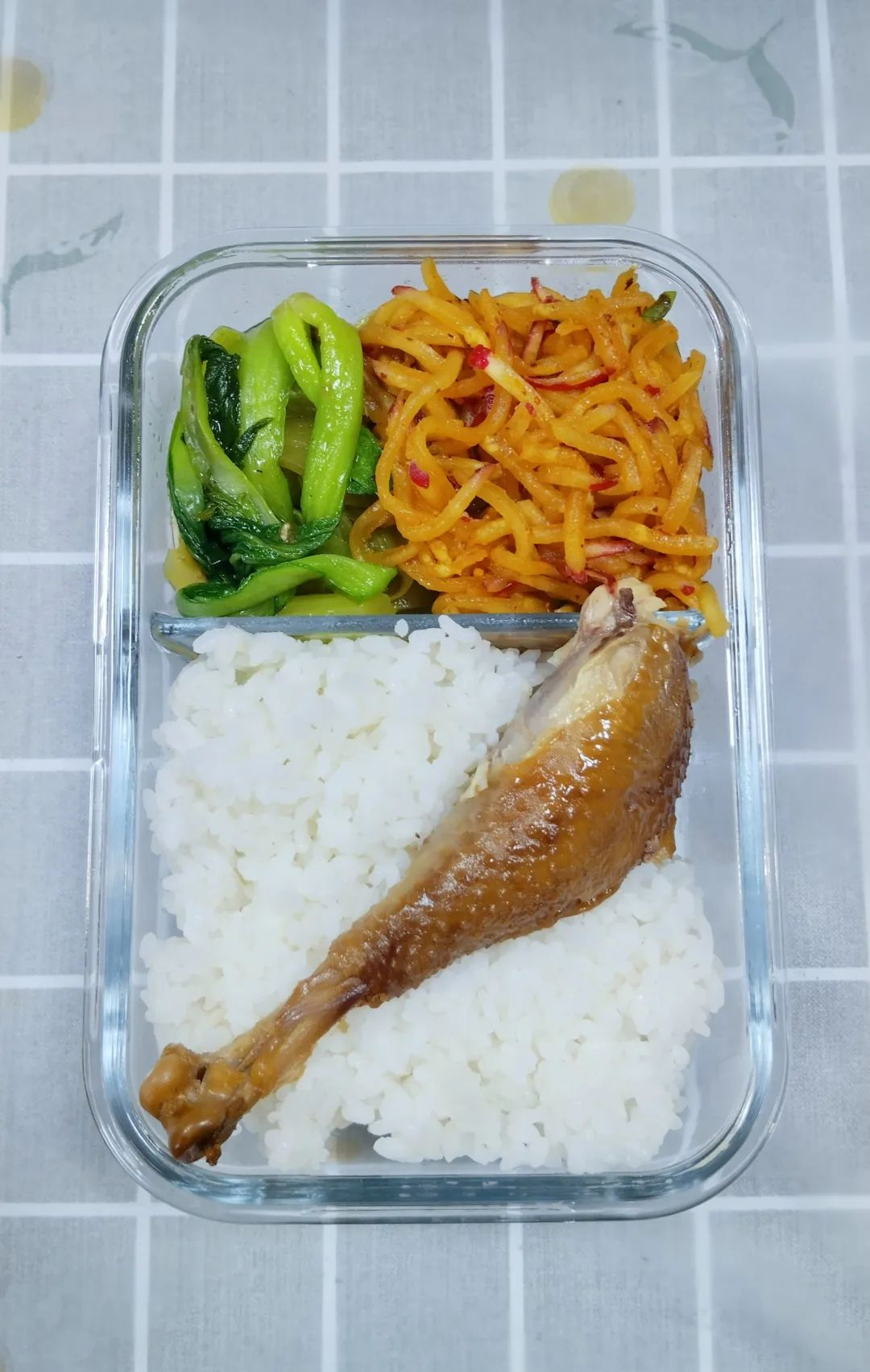 Một ng&agrave;y trong cuộc sống của người đ&agrave;n &ocirc;ng 36 tuổi c&oacute; tỷ lệ tiết kiệm hơn 80%: Kh&ocirc;ng mua sắm t&ugrave;y hứng, tự mang cơm đi l&agrave;m v&agrave; trồng rau để ăn - Ảnh 2.