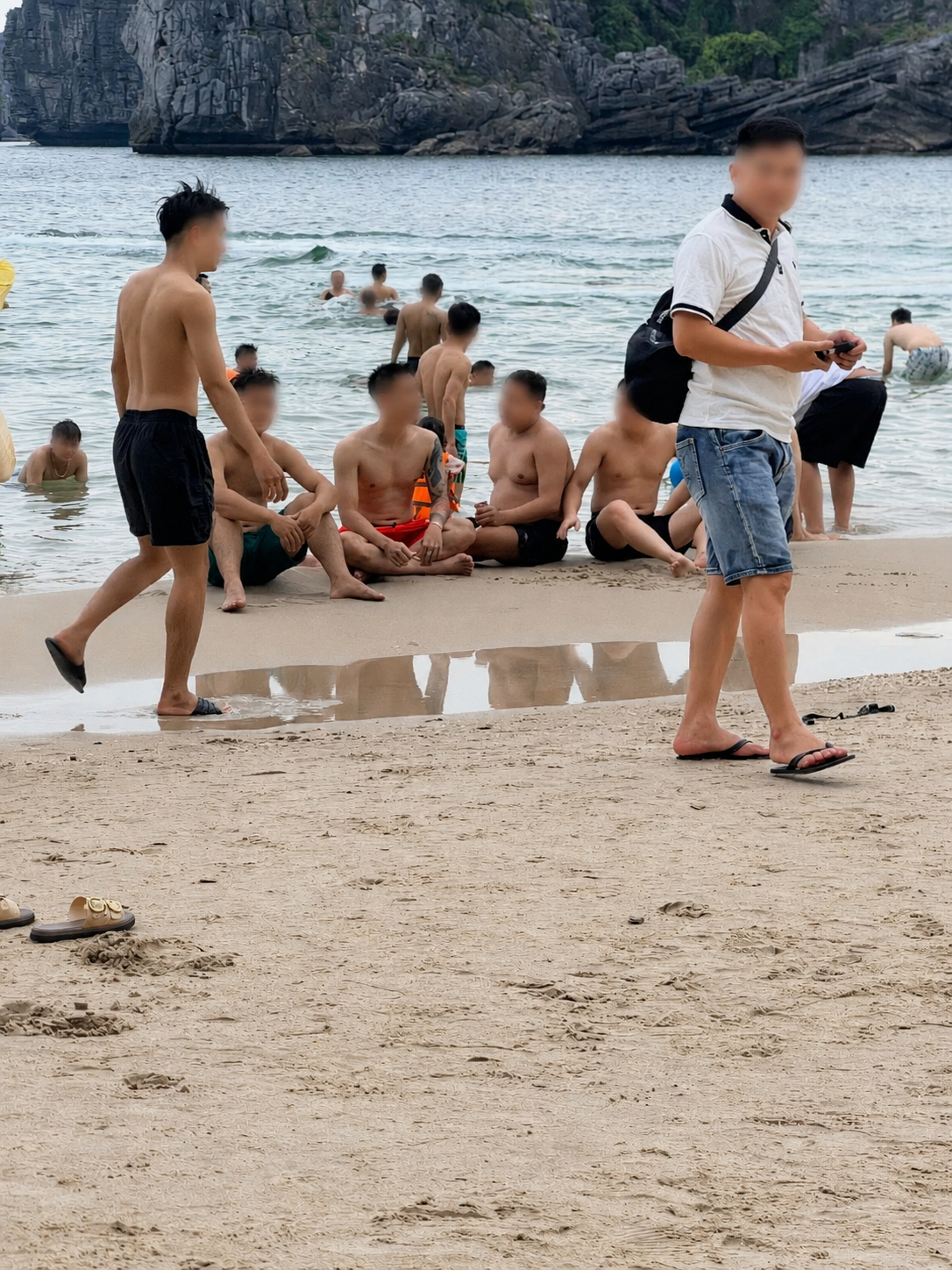 Mặc bikini ở C&aacute;t B&agrave;: Nữ du kh&aacute;ch chia sẻ trải nghiệm kh&ocirc;ng thoải m&aacute;i khi bị soi m&oacute;i - Ảnh 2.