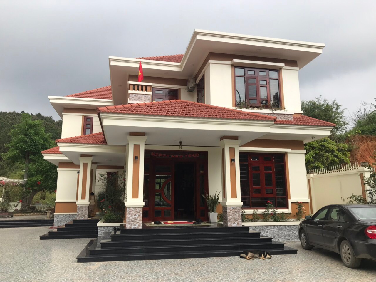 Em chồng học hết cấp 3 giờ thu nhập tiền tỷ, nh&agrave; biệt thự đi xe sang, nhưng biết chuyện em phải l&agrave;m mỗi đ&ecirc;m m&agrave; t&ocirc;i cũng h&atilde;i h&ugrave;ng- Ảnh 1.