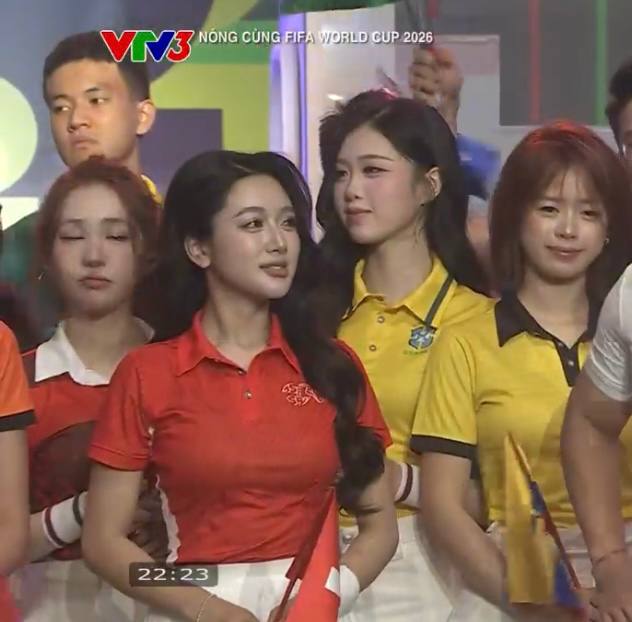 D&agrave;n người đẹp N&oacute;ng c&ugrave;ng FIFA World Cup 2026: Xinh đẹp hơn cả h&igrave;nh ảnh tr&ecirc;n mạng x&atilde; hội - Ảnh 6.
