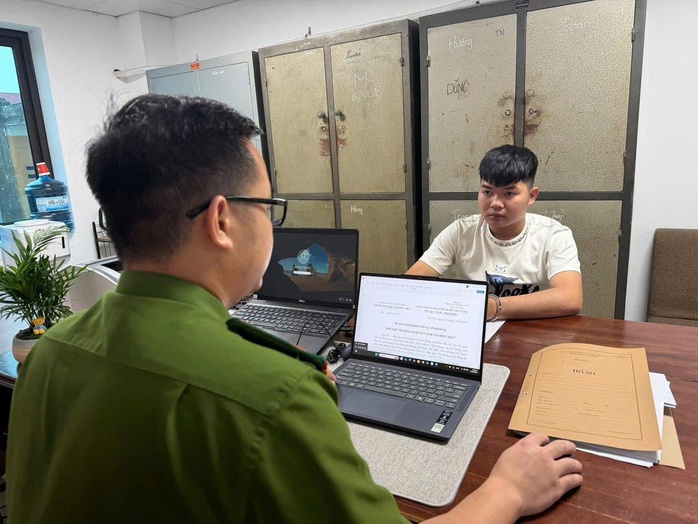 M&acirc;u thuẫn, con rể cầm dao phay ch&eacute;m vợ v&agrave; mẹ vợ - Ảnh 1.