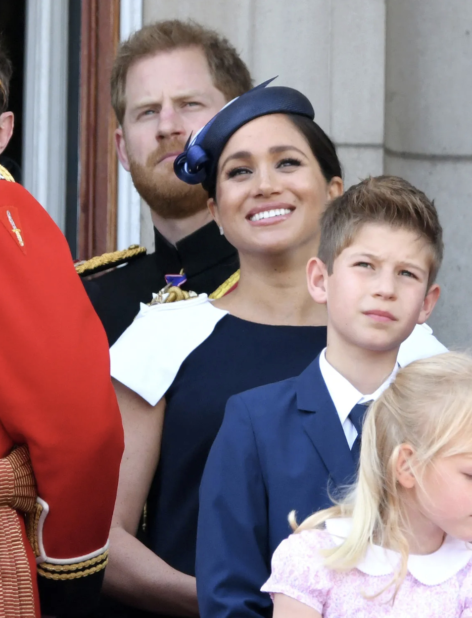 Trooping the Colour 2026: Vắng mặt của Archie v&agrave; Lilibet giữa bầu kh&ocirc;ng kh&iacute; ho&agrave;ng gia - Ảnh 3.