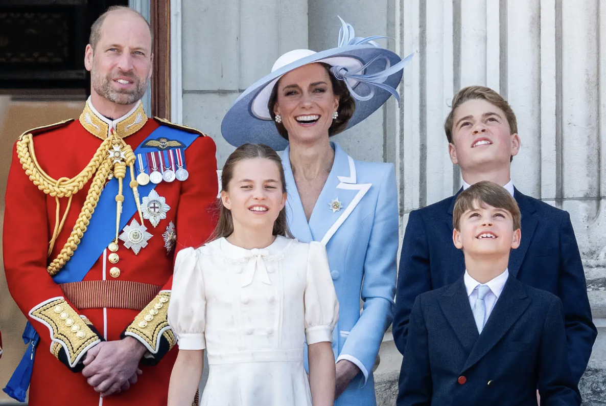 Vương phi Kate tri &acirc;n C&ocirc;ng nương Diana qua trang phục tại Trooping the Colour 2026 - Ảnh 2.