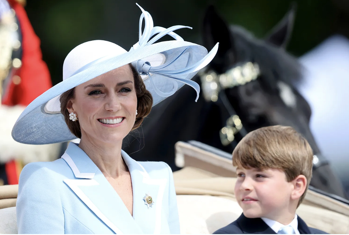 Ba con nh&agrave; Vương phi Kate g&acirc;y ch&uacute; &yacute; tại Trooping the Colour 2025 - Ảnh 6.