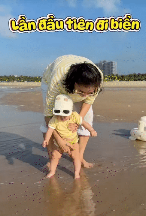 B&eacute; Gạo h&oacute;a 