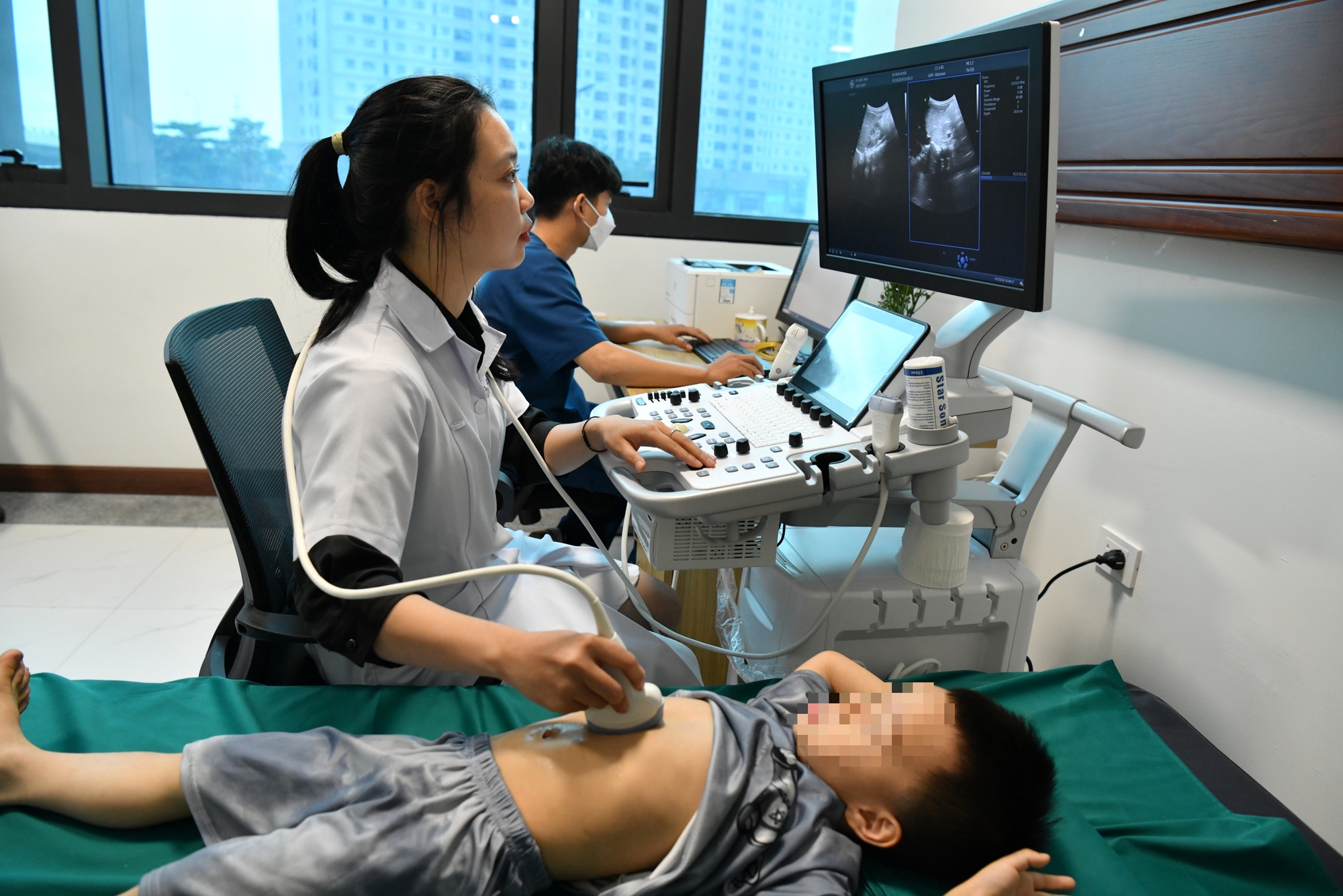Trẻ dưới 6 tuổi cần kh&aacute;m sức khỏe định kỳ &iacute;t nhất 1 lần mỗi năm - Ảnh 1.