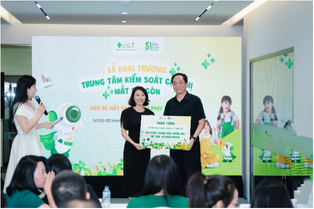 Trung t&acirc;m Kiểm so&aacute;t cận thị Mắt S&agrave;i G&ograve;n Ho&agrave;ng Ng&acirc;n khai trương, mang giải ph&aacute;p chuy&ecirc;n s&acirc;u đến trẻ em Việt Nam - Ảnh 5.
