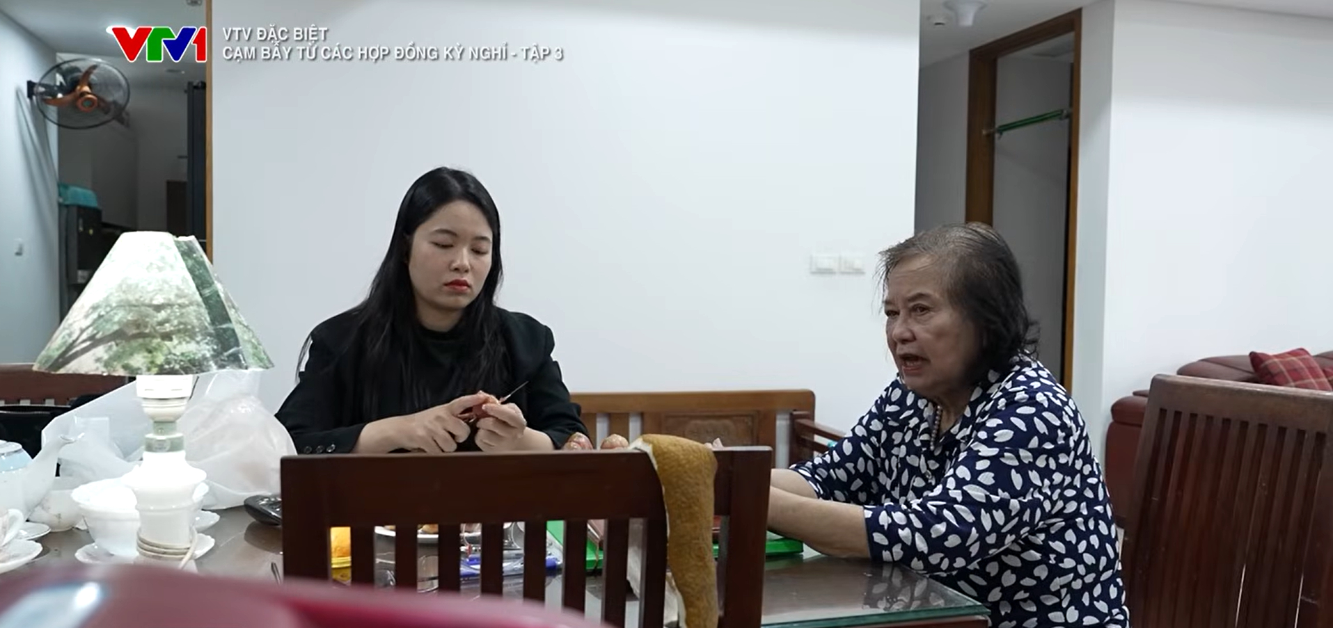 C&acirc;u chuyện &aacute;m ảnh về l&ograve;ng tin v&agrave; sự c&ocirc; đơn của b&agrave; T&iacute;n trong Bẫy 3 2026 - Ảnh 3.