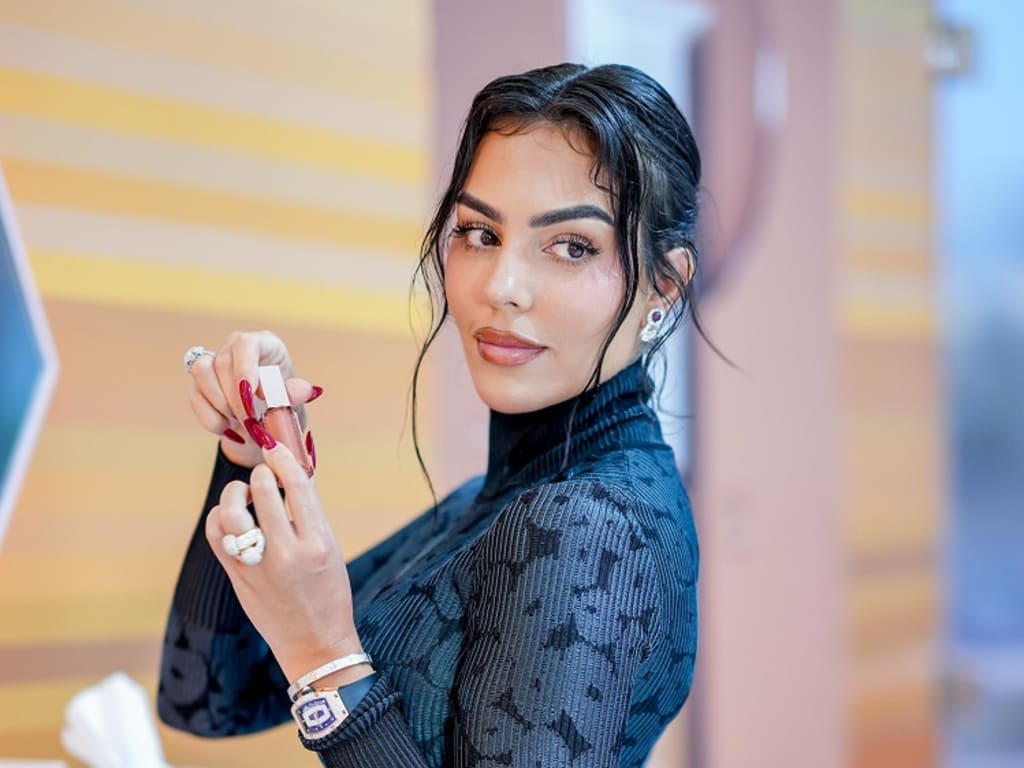 Gallery - Bí quyết giữ gìn sức khỏe của Georgina Rodriguez bên cạnh Ronaldo tại World Cup 2026 - image 4