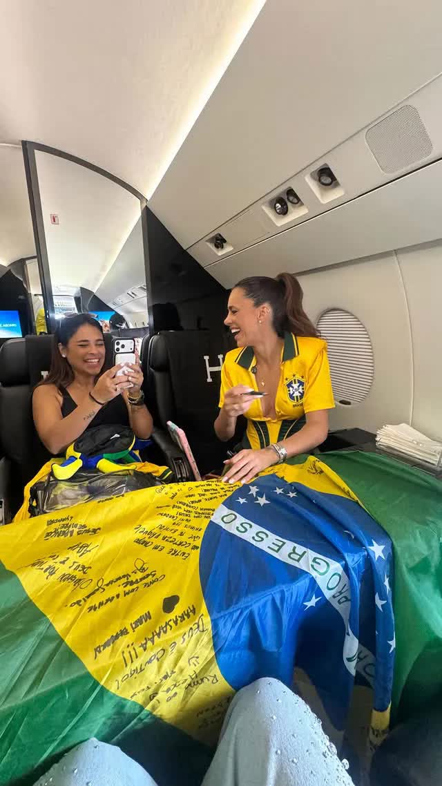 Bạn g&aacute;i Neymar thu h&uacute;t sự ch&uacute; &yacute; tại World Cup 2026 b&ecirc;n c&aacute;c con v&agrave; mẹ - Ảnh 4.