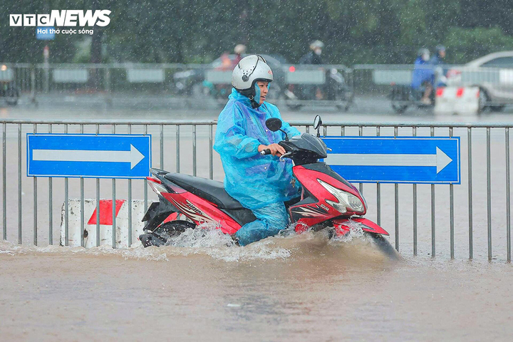 Dự b&aacute;o thời tiết 17 / 6: Miền Bắc mưa lớn , miền Nam c&oacute; d&ocirc;ng chiều tối - Ảnh 1.
