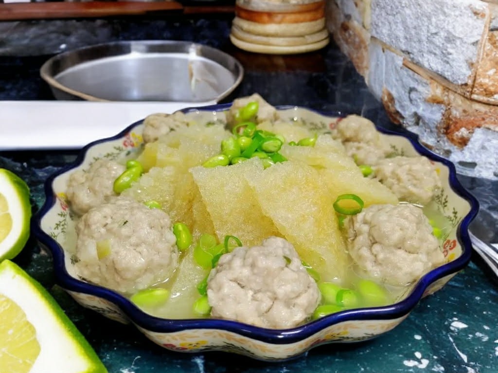 Lần đầu ti&ecirc;n mẹ t&ocirc;i l&agrave;m m&oacute;n hấp n&agrave;y đ&atilde; g&acirc;y ấn tượng ngay khi đặt l&ecirc;n b&agrave;n ăn, cả nh&agrave; thi nhau 