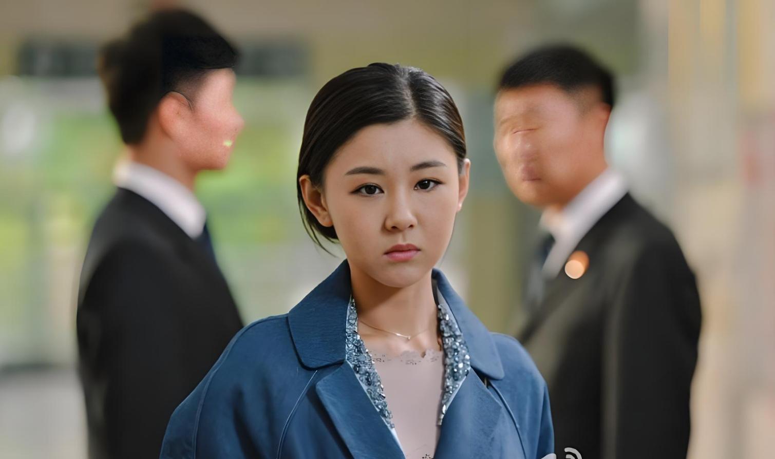 Mới đi l&agrave;m 6 th&aacute;ng, t&ocirc;i đ&atilde; phải đối diện với c&acirc;u hỏi m&agrave; nhiều phụ nữ trăn trở cả đời: Chọn b&ecirc;n n&agrave;o cũng tiếc, cũng dở- Ảnh 1.