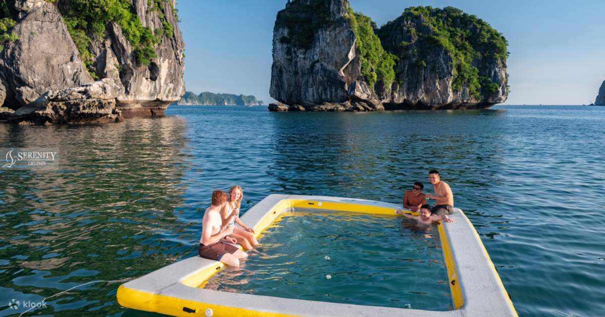 Cảnh tượng ở vịnh Lan Hạ, C&aacute;t B&agrave; khiến nhiều người bất ngờ, thốt l&ecirc;n: Kh&ocirc;ng tin v&agrave;o mắt m&igrave;nh - Ảnh 7.