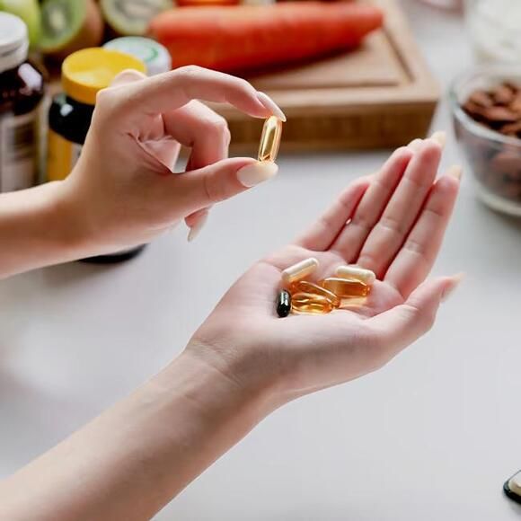 Bước ngoặt tuổi 40: B&ecirc;n trong cuộc chiến giữ xương chắc, tim khỏe, n&atilde;o minh mẫn của phụ nữ hiện đại l&agrave; sự 