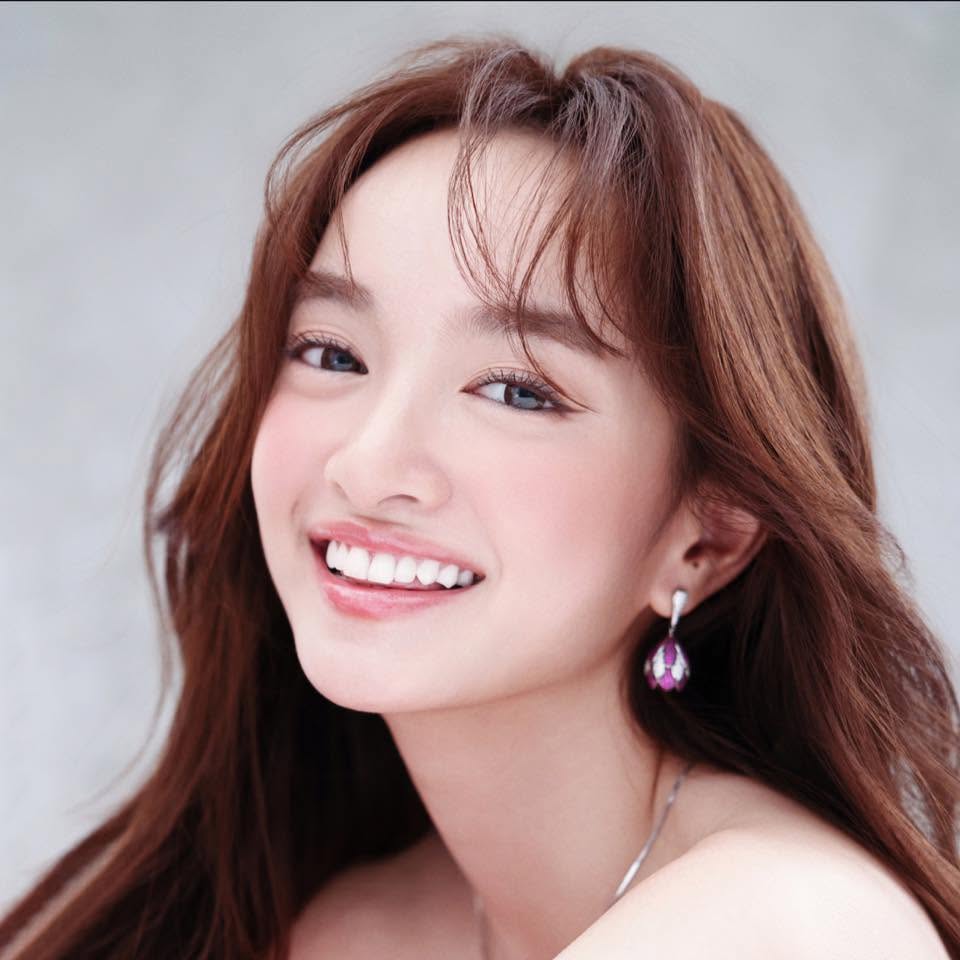 Mỹ nh&acirc;n Việt được đề cử đẹp nhất thế giới, vừa xuất hiện đ&atilde; gom về trăm tỷ - Ảnh 6.