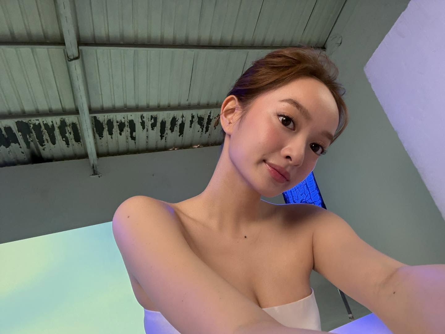 Mỹ nh&acirc;n Việt được đề cử đẹp nhất thế giới, vừa xuất hiện đ&atilde; gom về trăm tỷ - Ảnh 5.