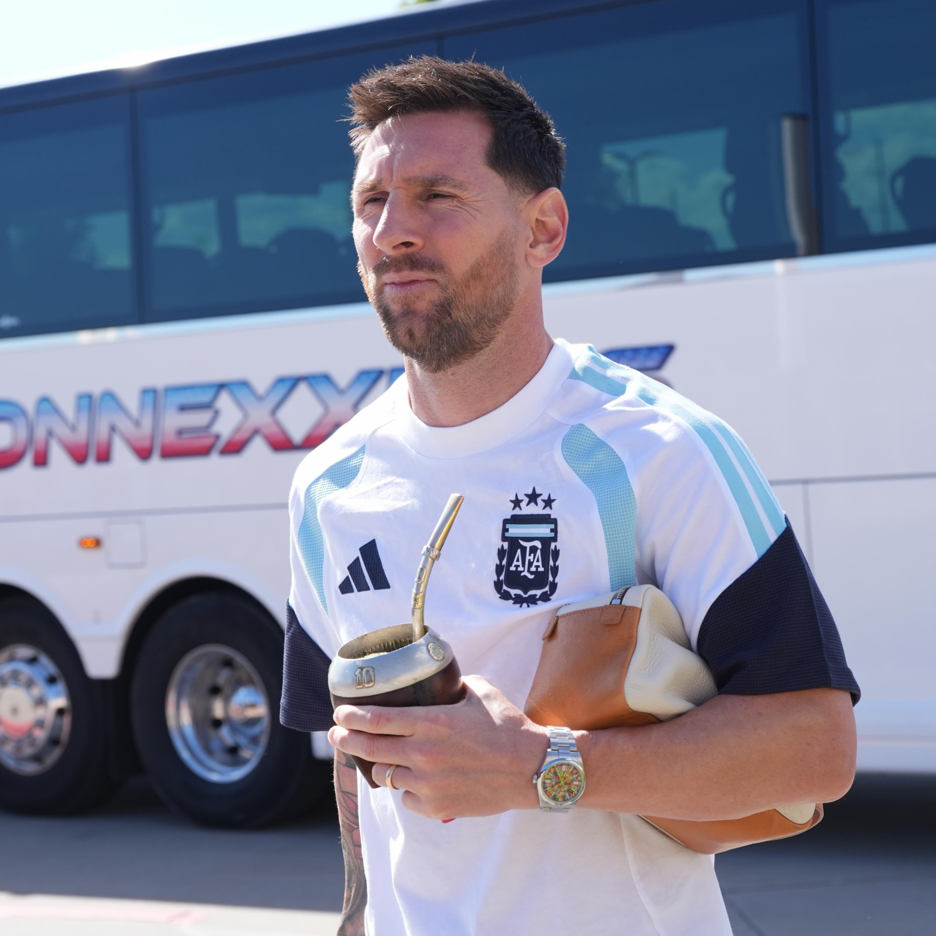 T&agrave;i sản của Lionel Messi: Kh&aacute;m ph&aacute; đế chế bất động sản trị gi&aacute; 8 . 000 Tỷ đồng - Ảnh 1.