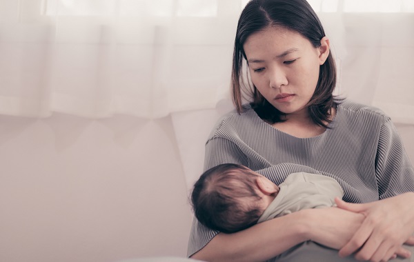 Vì sao các bà mẹ lần đầu sinh con dễ bị trầm cảm? Các nhà khoa học đã tìm ra câu trả lời, làm mẹ thực sự không hề dễ dàng - Ảnh 1.