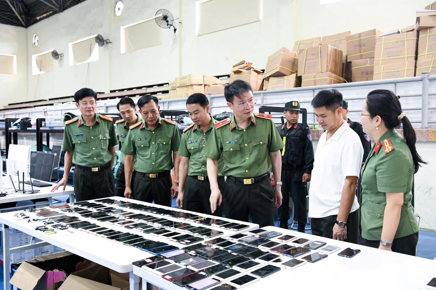 Bắt tạm giam Trần Thị Thu Hường trong vụ lừa đảo tại Việt Nam quy m&ocirc; ' khủng ' - Ảnh 7.