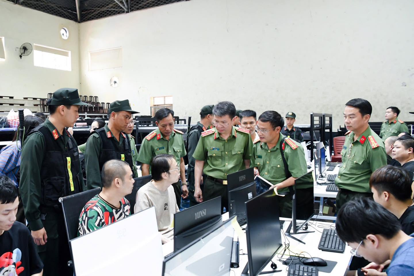 Bắt tạm giam Trần Thị Thu Hường trong vụ lừa đảo tại Việt Nam quy m&ocirc; ' khủng ' - Ảnh 6.