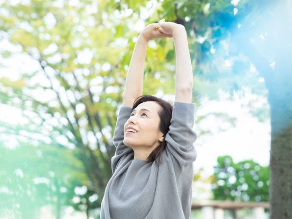 44 tuổi, mỗi th&aacute;ng t&ocirc;i chuyển cho bố mẹ 5 triệu đồng, đ&oacute;ng học cho hai con gần 10 triệu đồng, đến khi t&agrave;i khoản chỉ c&ograve;n v&agrave;i trăm ngh&igrave;n t&ocirc;i mới hiểu thế n&agrave;o l&agrave; 