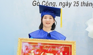 Mang theo ch&uacute; ch&oacute; nhỏ, nam sinh ngh&egrave;o ng&agrave;y l&agrave;m 10 tiếng, đ&ecirc;m ngủ gầm cầu để t&iacute;ch g&oacute;p tiền nhập học - Ảnh 5.
