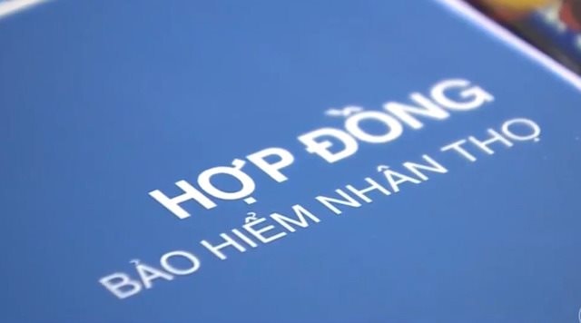 Đ&oacute;ng ph&iacute; bảo hiểm 15 năm, cụ b&agrave; bất ngờ khi hợp đồng kh&ocirc;ng c&ograve;n hiệu lực - Ảnh 1.