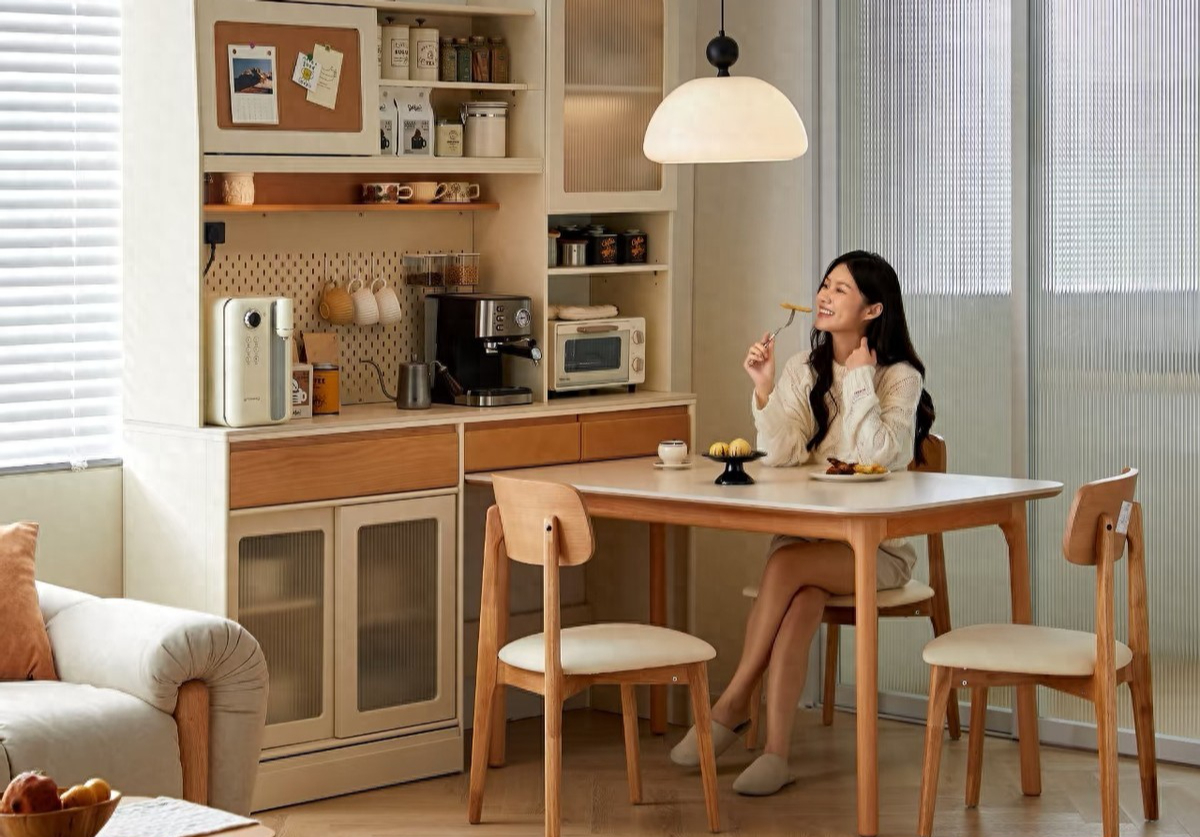 Bỏ bàn ăn truyền thống, căn hộ nhỏ bỗng rộng thêm vài mét vuông: Xu hướng mới đang được nhiều gia đình trẻ yêu thích - Ảnh 1.