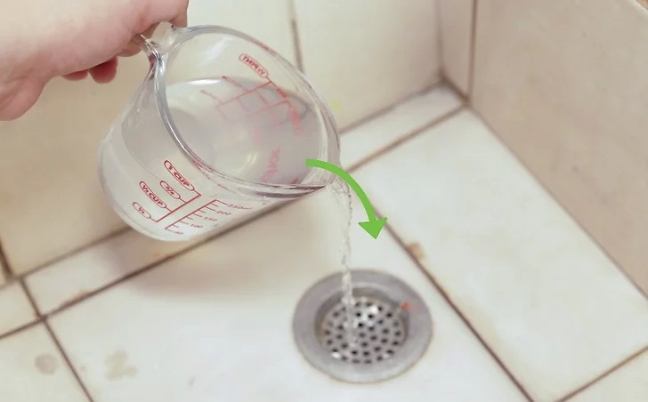 T&ocirc;i đ&atilde; xịt khử m&ugrave;i ph&ograve;ng tắm suốt nhiều năm mới nhận ra: Thứ bốc m&ugrave;i nhất lại kh&ocirc;ng phải bồn cầu - Ảnh 3.