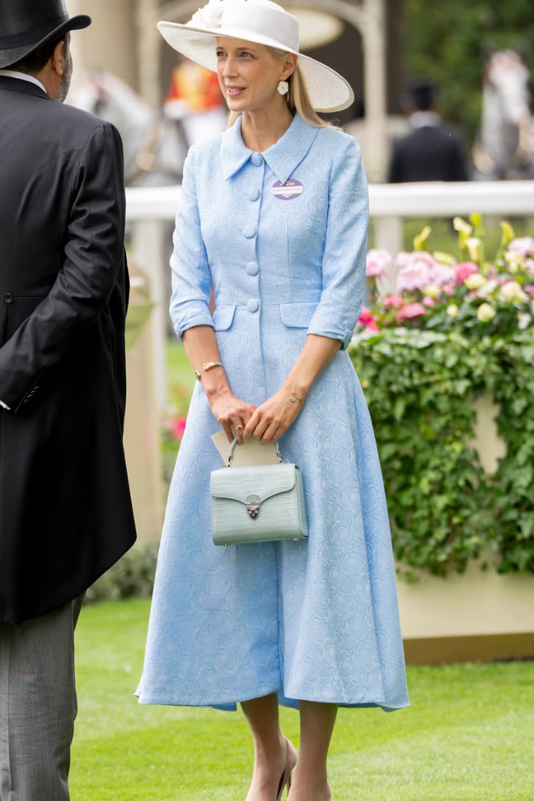 Lady Gabriella Windsor tỏa s&aacute;ng với đầm xanh pastel tại Royal Ascot 2026 - Ảnh 2.