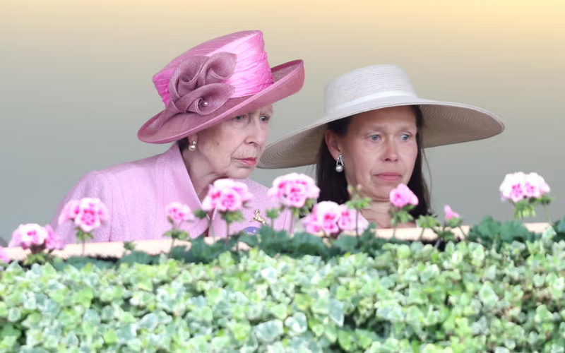 Vương nữ Anne t&aacute;i hiện phong c&aacute;ch với bộ v&aacute;y hồng 25 tuổi tại Royal Ascot 2026 - Ảnh 5.