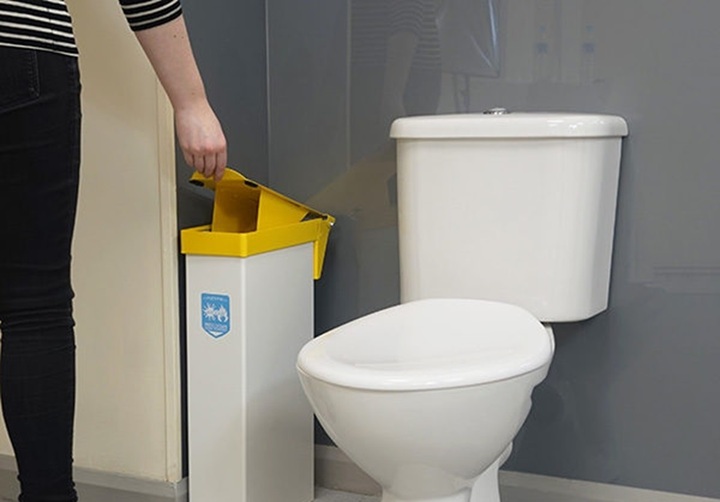 T&ocirc;i đ&atilde; xịt khử m&ugrave;i ph&ograve;ng tắm suốt nhiều năm mới nhận ra: Thứ bốc m&ugrave;i nhất lại kh&ocirc;ng phải bồn cầu - Ảnh 2.