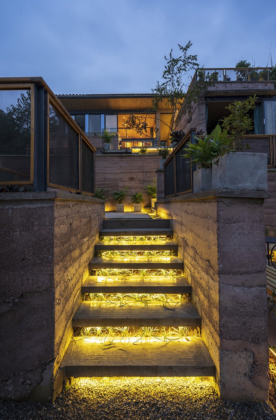 Ch&agrave;ng trai chi 6,5 tỷ x&acirc;y nh&agrave; 300m2 tr&ecirc;n n&uacute;i sống chill c&ugrave;ng gia đ&igrave;nh  - Ảnh 12.
