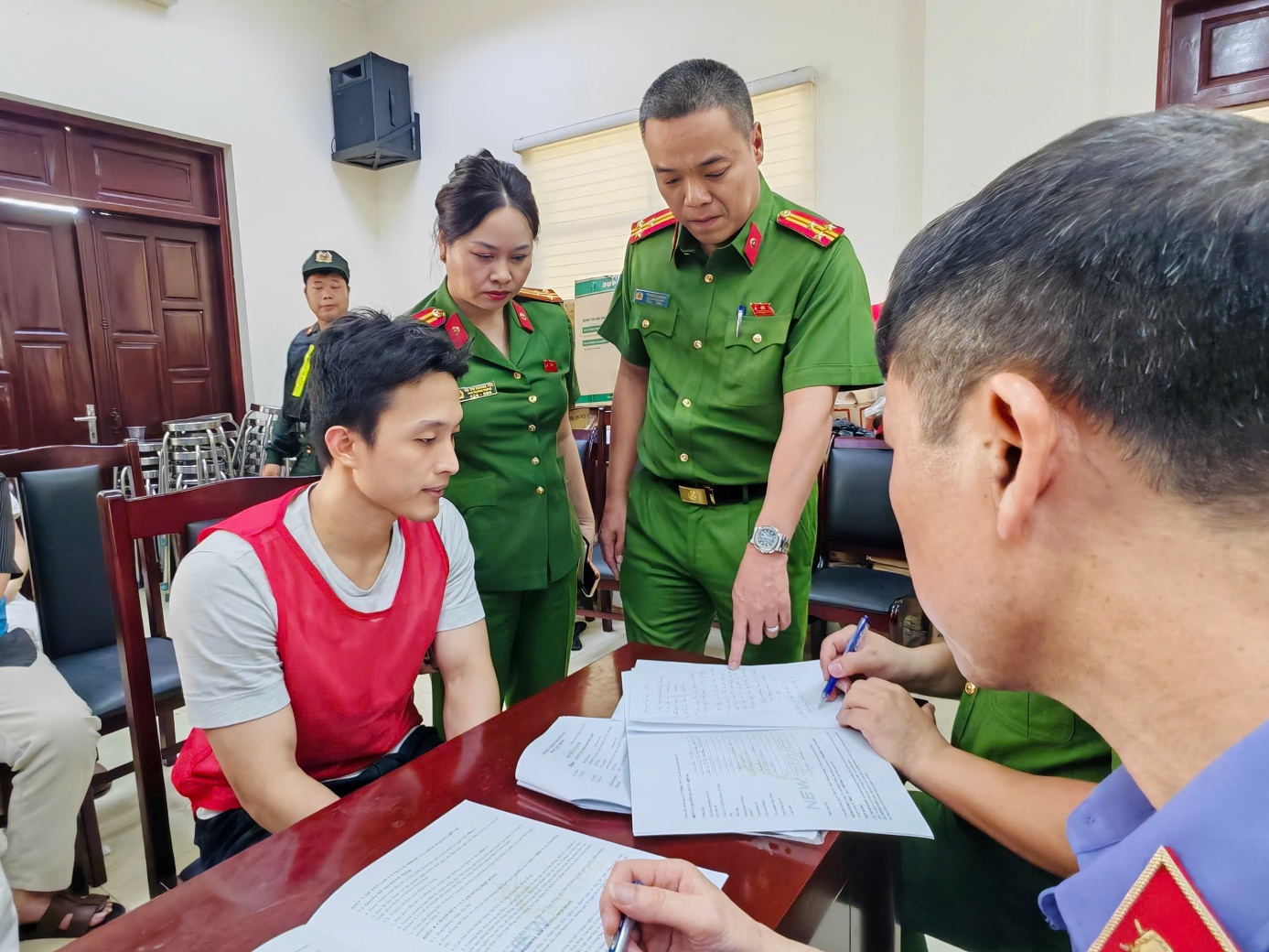 C&ocirc;ng an H&agrave; Nội th&ocirc;ng tin vụ lừa đảo hợp đồng kỳ nghỉ chiếm đoạt 2 . 700 Tỷ đồng - Ảnh 5.