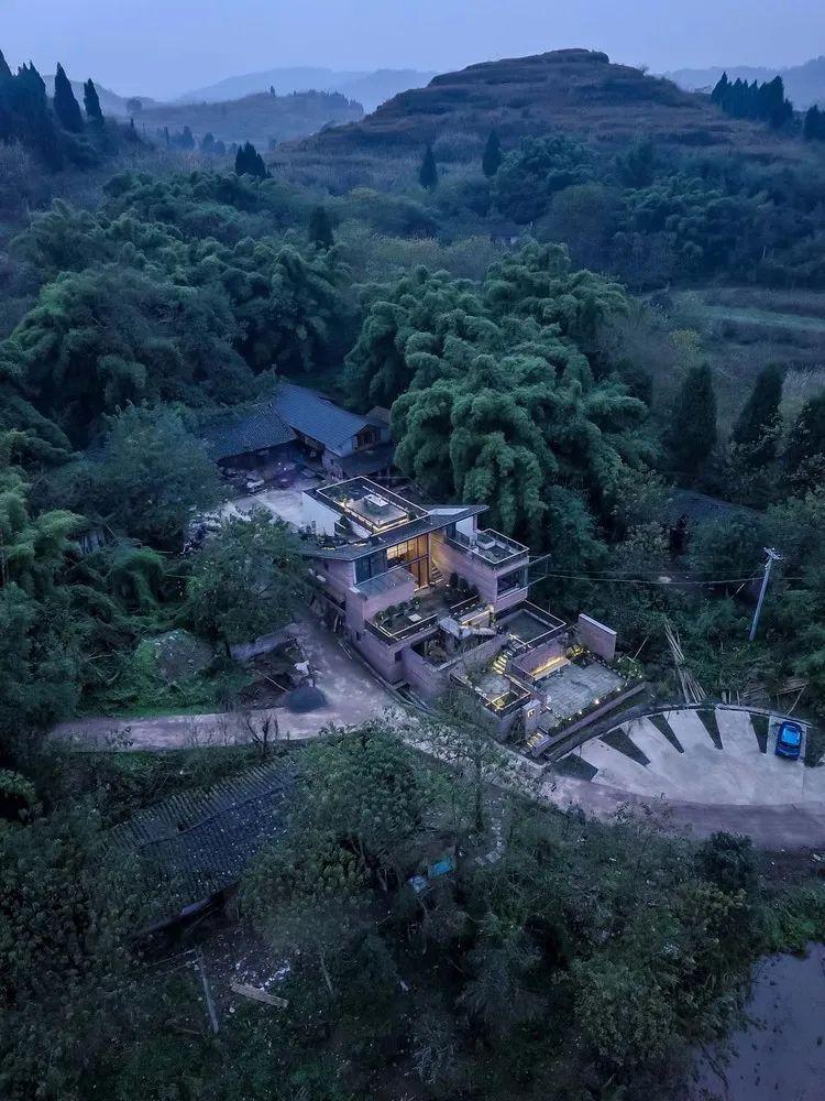 Ch&agrave;ng trai chi 6,5 tỷ x&acirc;y nh&agrave; 300m2 tr&ecirc;n n&uacute;i sống chill c&ugrave;ng gia đ&igrave;nh  - Ảnh 1.