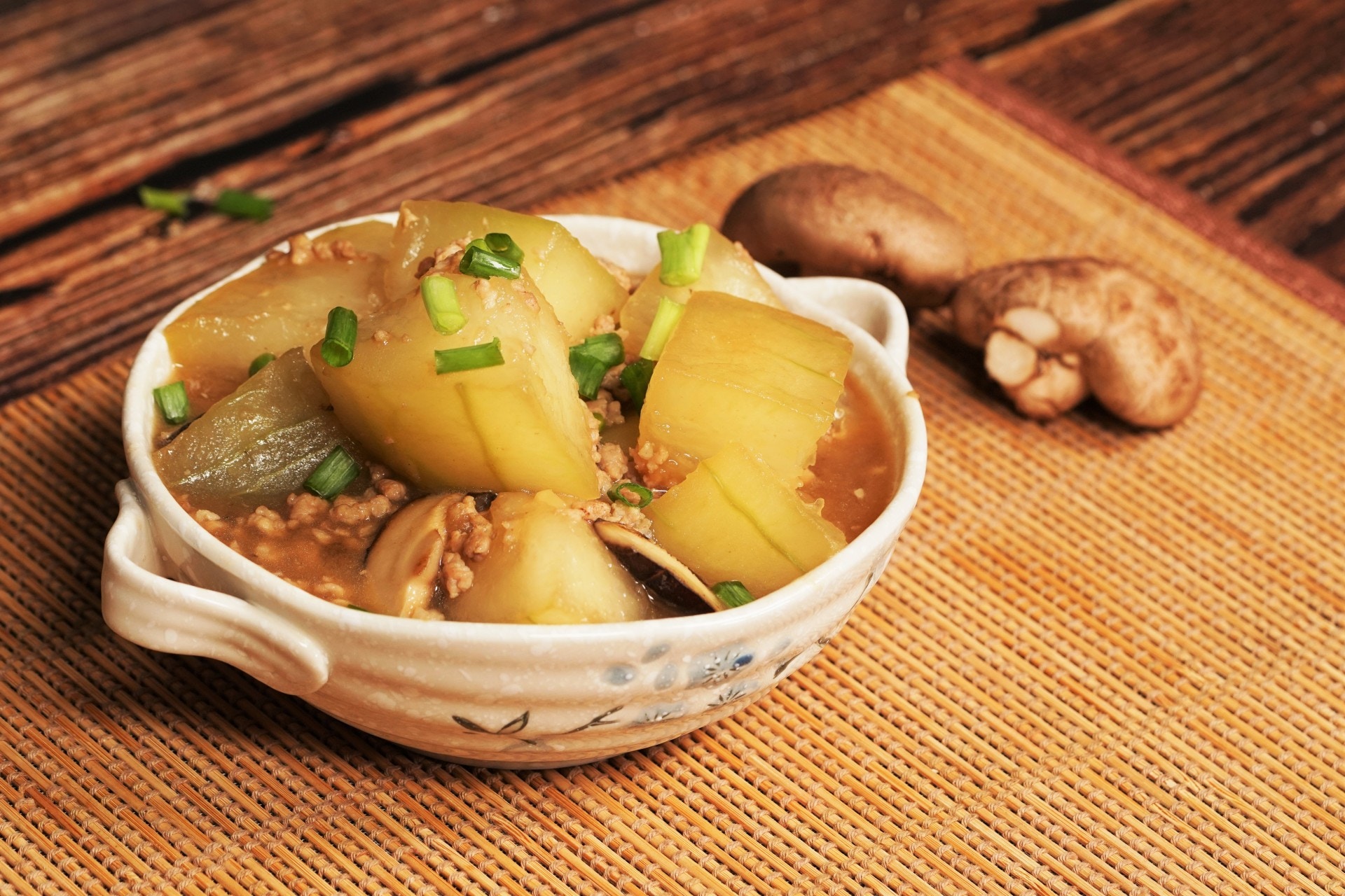 Kh&ocirc;ng cần tốn tiền, b&iacute; đao l&agrave; lựa chọn tốt nhất cho bữa cơm m&ugrave;a h&egrave;: 4 m&oacute;n ngon lại nấu nhanh, c&oacute; m&oacute;n gi&uacute;p giảm c&acirc;n, đẹp da - Ảnh 2.