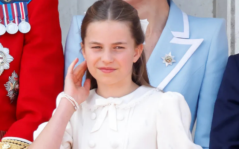 C&ocirc;ng ch&uacute;a Charlotte g&aacute;nh team tại lễ Trooping the Colour 2026 , Kh&iacute; chất như Diana - Ảnh 1.