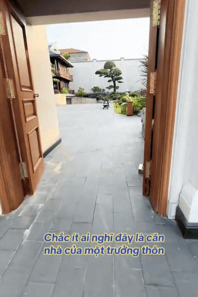 Biệt phủ c&ocirc;ng vi&ecirc;n của trưởng th&ocirc;n trẻ nhất Việt Nam với c&acirc;y cảnh h&agrave;ng chục tỷ - Ảnh 4.