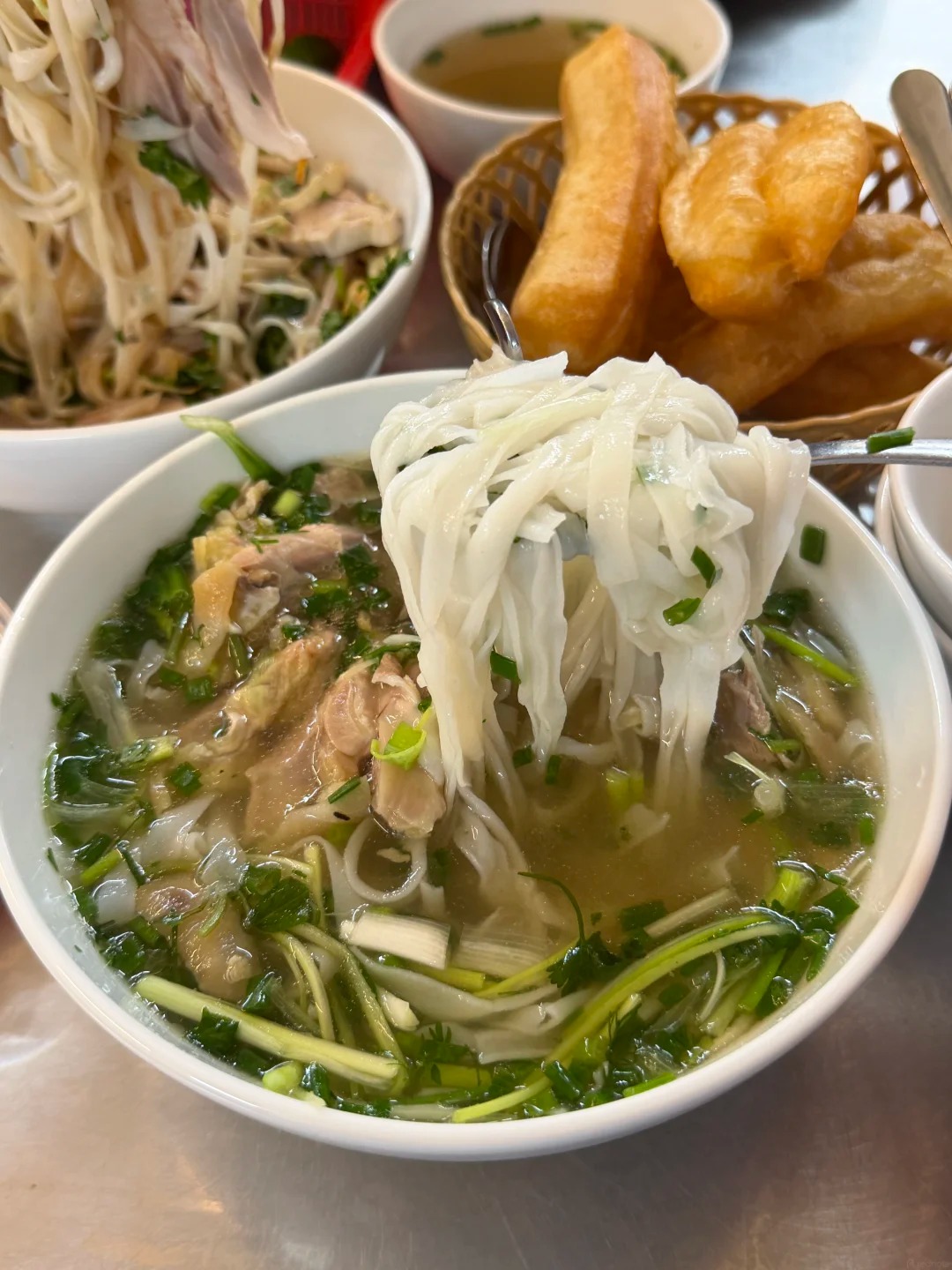 Cô gái Trung Quốc Mê phở Việt và cách vắt chanh cực đáng yêu - Ảnh 3.