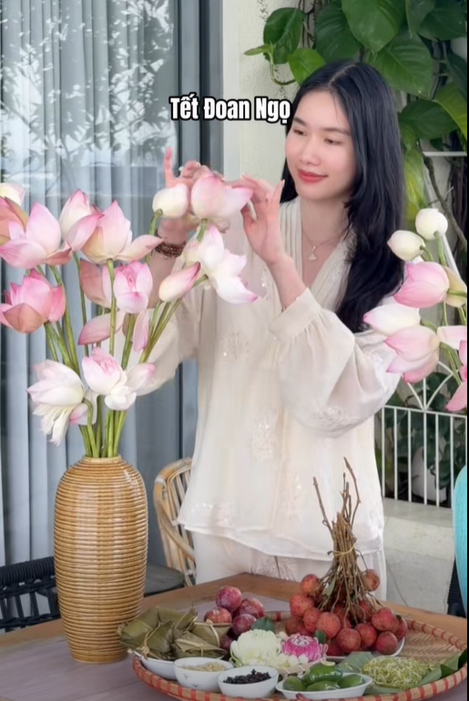 Hội phu nh&acirc;n h&agrave;o m&ocirc;n Vbiz mở đường đua b&agrave;y m&acirc;m cỗ Tết Đoan ngọ: Đỗ H&agrave;, Mai Ngọc vẫn phải xếp sau 1 người!- Ảnh 4.