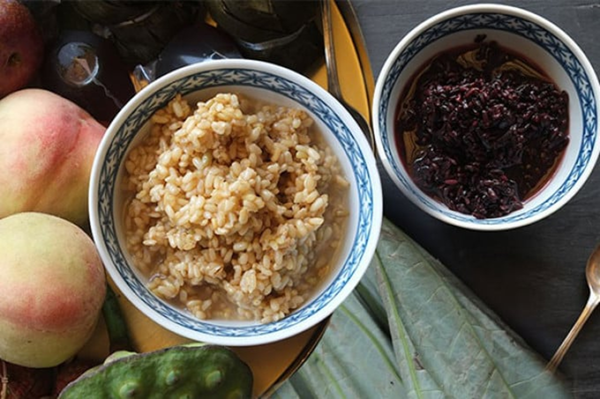 V&igrave; sao cơm rượu nếp l&agrave; m&oacute;n ăn kh&ocirc;ng thể thiếu ng&agrave;y Tết Đoan Ngọ? - Ảnh 2.