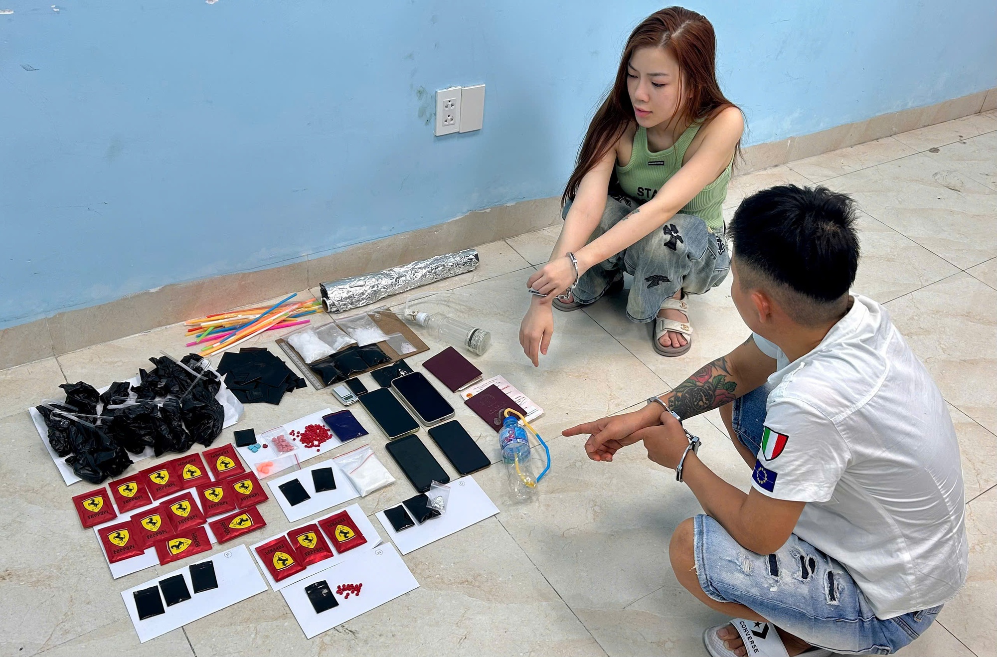 Bắt giữ La Thị Ngọc &Aacute;nh v&agrave; đồng bọn trong đường d&acirc;y ma t&uacute;y tại Đ&agrave; Nẵng 2026 - Ảnh 1.