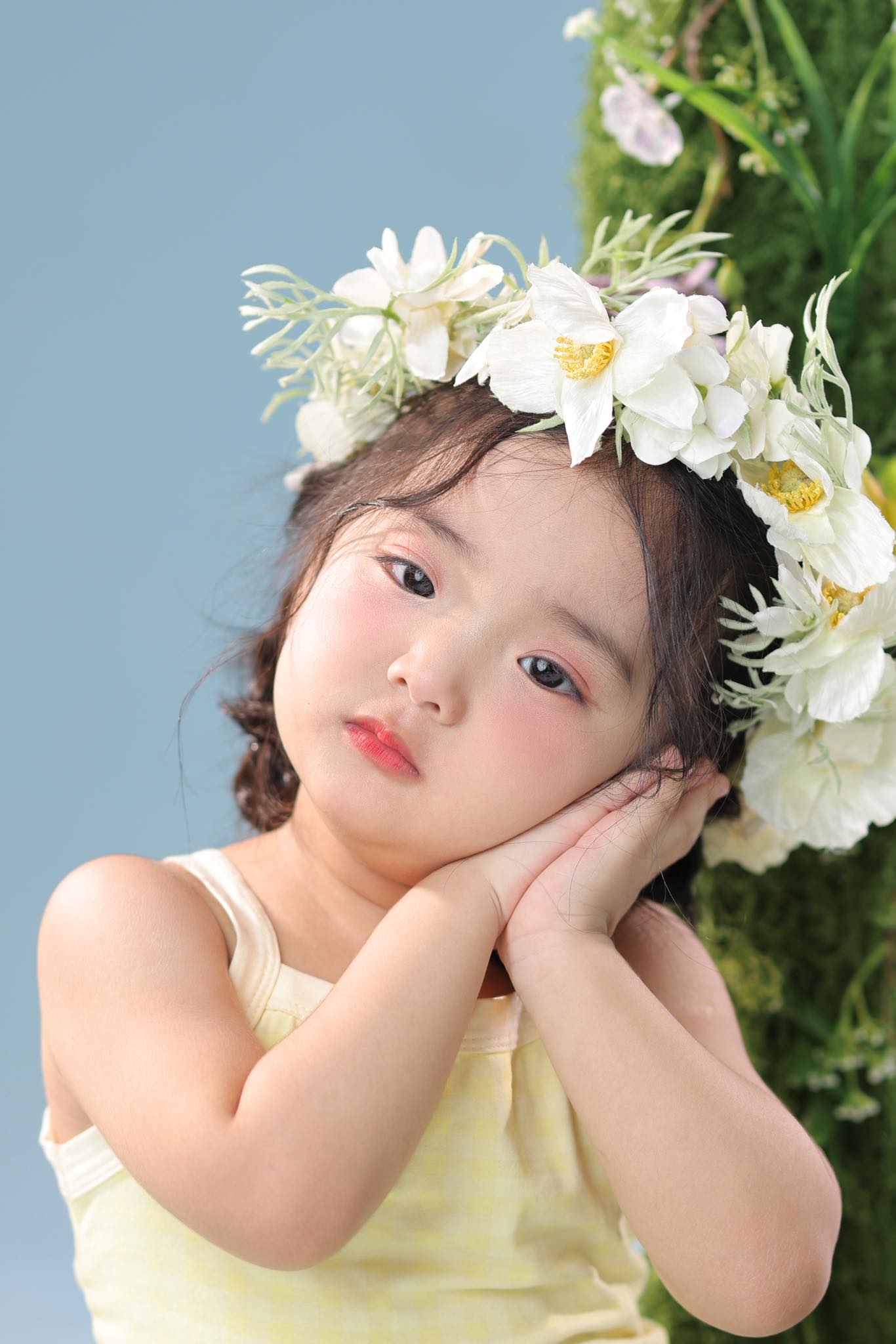 Kh&ocirc;ng thể rời mắt khỏi bộ ảnh tuyệt đẹp của 3 nh&oacute;c tỳ nh&agrave; Kh&aacute;nh Thi - Phan Hiển - Ảnh 5.