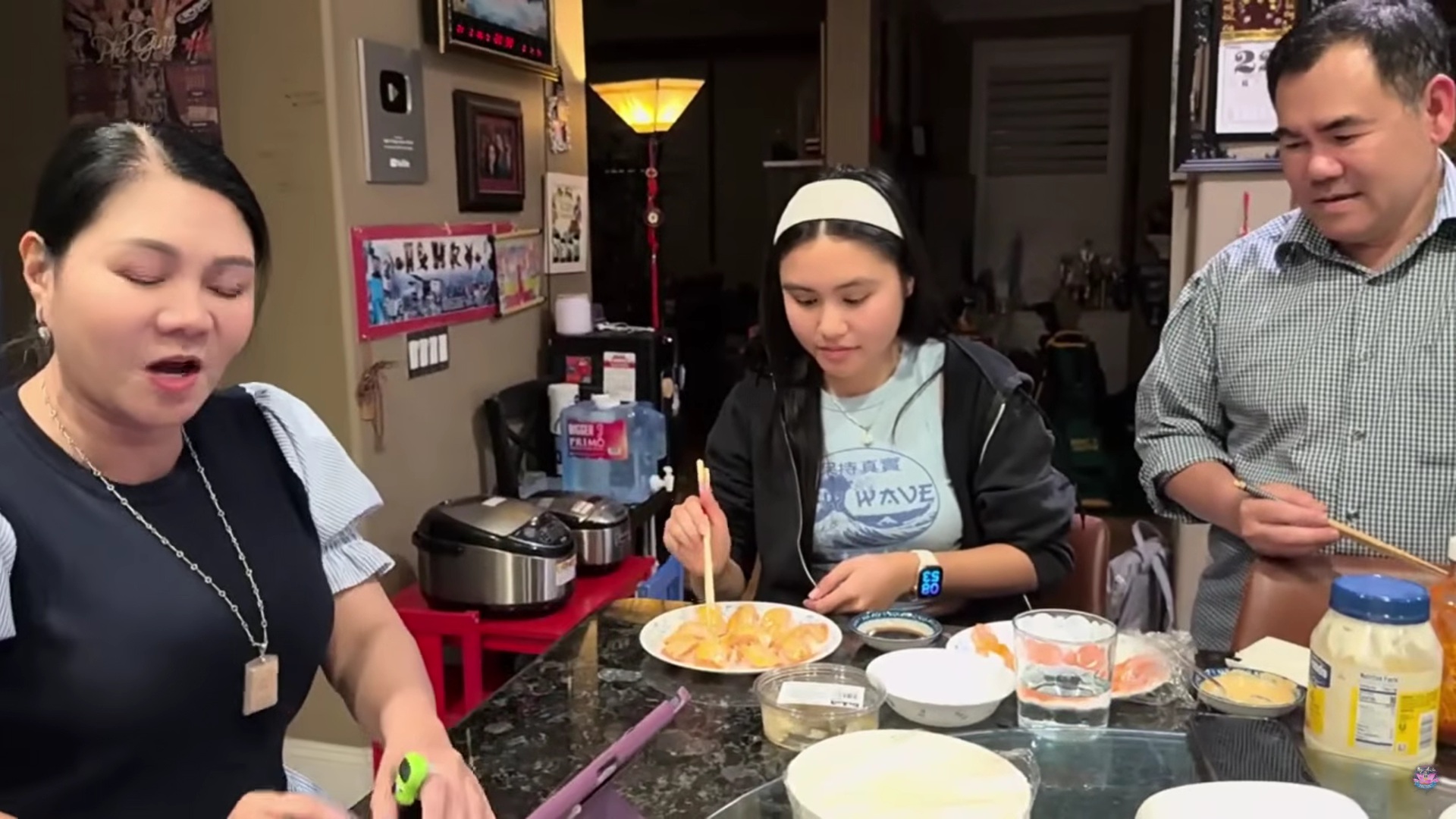 Nữ NSƯT qu&acirc;y quần b&ecirc;n chồng con tại biệt thự hơn 50 tỷ ở Mỹ- Ảnh 1.