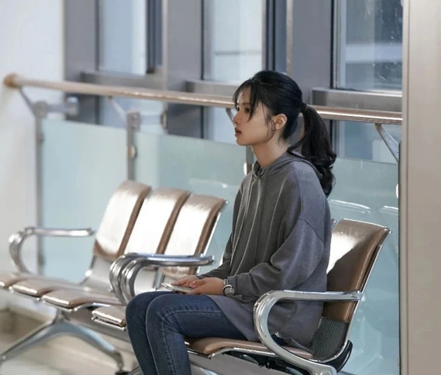 Topic g&acirc;y tranh luận: Bố mẹ 50 - 60 tuổi kh&ocirc;ng c&oacute; lương hưu, kh&ocirc;ng c&oacute; tiền tiết kiệm, con c&aacute;i ch&iacute;nh l&agrave; &ldquo;kế hoạch nghỉ hưu&rdquo;?- Ảnh 2.